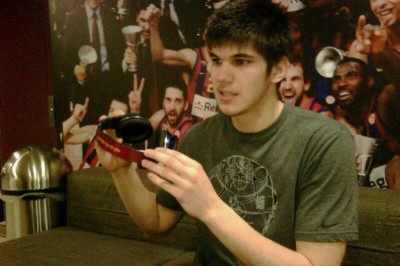 Μπαρτσελόνα: Τα μπλαουγκράνα ακουστικά για το Final 4 (photos)