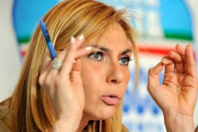 Σάλος με δηλώσεις πολιτικού κατά ομοφυλόφιλων