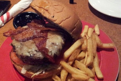 Ζήσης: Ανάσταση με μπέργκερ!