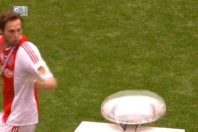 Άγιαξ: Σιγά, το τρόπαιο! (videos)