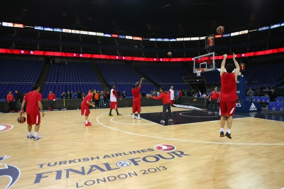 Ολυμπιακός: Το… μήνυμα Σερμαντίνι, Πέρκινς και Λο στους οπαδούς (videos)