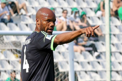 Μπουμσόνγκ: «Αν με θέλουν, μένω…»