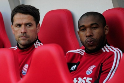 Στόουκ: Αυγά στη Μερσέντες του Όουεν! (photos)