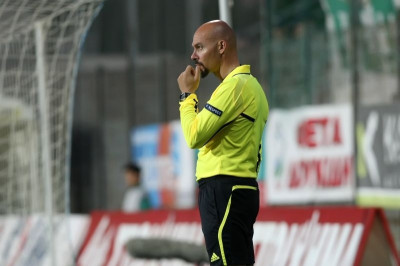 Κάκος στο Περιστέρι, Παππάς στα Ιωάννινα