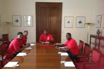 Ολυμπιακός: Ο… πρόεδρος Τζος Πάουελ (photos)