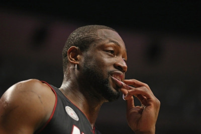 Μαϊάμι Χιτ: Με πόνους συνεχίζει ο Ουέιντ