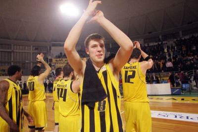 Άρης: Μένει Θεσσαλονίκη ο Βεζένκοβ