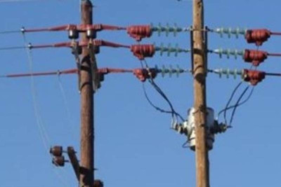 Iεράπετρα: Έκοβαν ξύλινες κολώνες της ΔΕΗ για να κλέψουν τα καλώδια