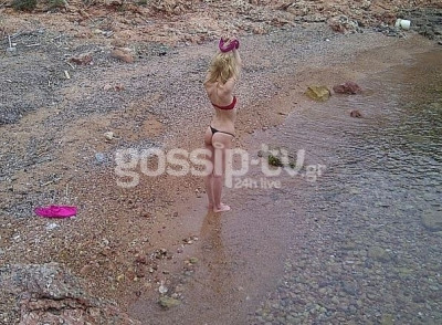 Ελληνίδα Celebrity πήρε φωτιά και έπεσε στη θάλασσα με το εσώρουχο