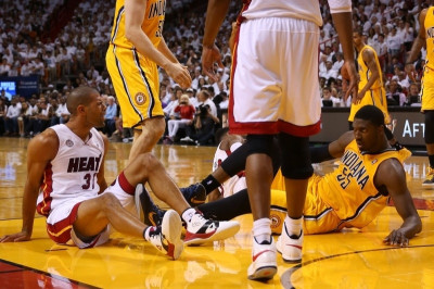 Σέιν Μπατίερ: «Θα απαντήσω με βιβλίο» (video)