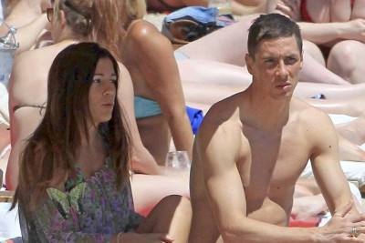 Ισπανία: Στην Ίμπιζα με την οικογένειά του ο Τόρες (photos)