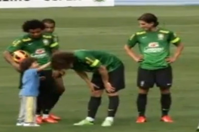 Βραζιλία: Ζηλεύει την αφάνα του Νταβίντ Λουίζ ο γιος του Μαρσέλο! (video)