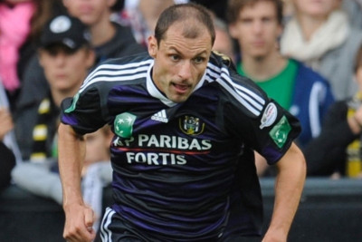 Μίλαν Γιοβάνοβιτς: Αποφασίζει για… Ολυμπιακό και ΠΑΟΚ