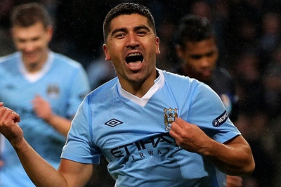 Πιζάρο: Θέλει να παίξει ξανά στη Μάντσεστερ Σίτι