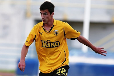 ΑΕΚ: Ελεύθεροι Κουρέλλας, Νικολόπουλος