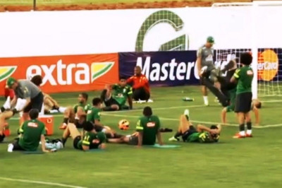 Βραζιλία: Μαθήματα Capoeira από Ερνάνες (video)