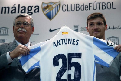 Μάλαγα: Αγόρασε Αντούνιες