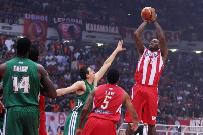 Πάουελ: «Απίστευτη χρονιά... red nation»