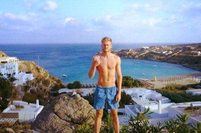 Στη Μύκονο ο Σούρλε!