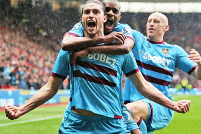 Γουέστ Χαμ: Κλείνει Κάρολ