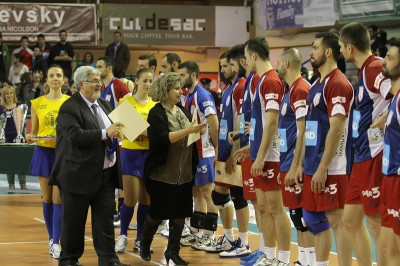 Φοίνικας Σύρου: Ανανέωσε ο Tσέργας