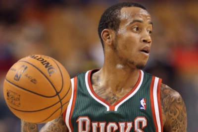 Μιλγουόκι Μπακς: Πολλαπλό ενδιαφέρον για Έλις