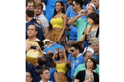 Ιταλία: Στο «Μαρακανά» η κοπέλα του Μπαλοτέλι