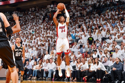 Μαϊάμι Χιτ: Το μεγάλο τρίποντο του Άλεν από όλες τις γωνίες (video)