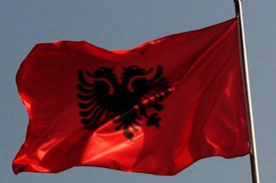 Εκλογές στην Αλβανία: Κυβέρνηση και αντιπολίτευση διεκδικούν τη νίκη