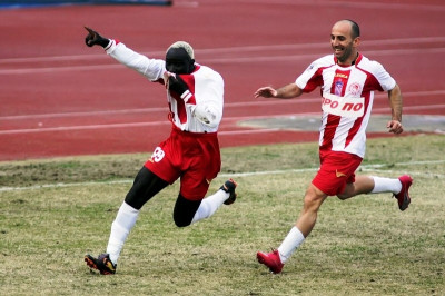 Ολυμπιακός Βόλου: Τέλος οι Πετκάκης, Ογκουνσότο