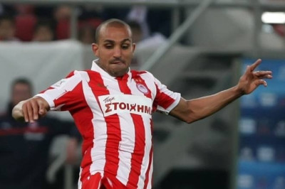 Ολυμπιακός: Διαψεύσεις για Μάντζιο, Τζεμπούρ