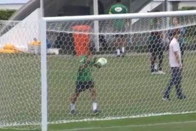 Βραζιλία: Δεν μπορεί να… αντιγράψει τον Ροναλντίνιο ο Νεϊμάρ (video)