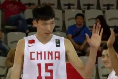 Κίνα: Αυτός είναι ο νέος Γιάο Μινγκ! (video)