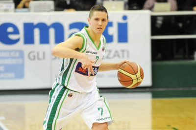 Αβελίνο: Διαψεύδει ο Λάκοβιτς