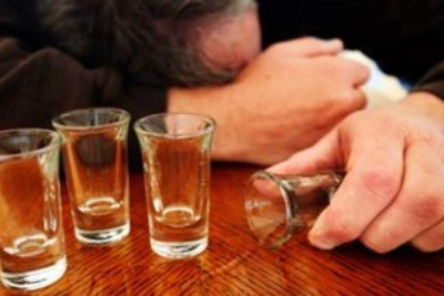 Παμπ σερβίρει το πιο αηδιαστικό σφηνάκι που έχετε ακούσει ποτέ!