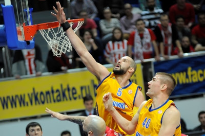 Ολυμπιακός: «Ζητά 1 εκατομμύριο δολάρια η Χίμκι για Ντέιβις»