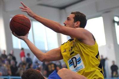 Ιωνικός Νικαίας: Πήρε και Βεσκούκη