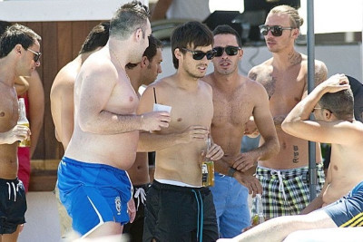 Μάντσεστερ Σίτι: Μπάνιο με μπύρα ο Σίλβα (photos)