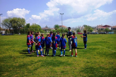 ΑΟ Τρίκαλα 2011: Τα κορίτσια μαθαίνουν… μπάλα (photos)