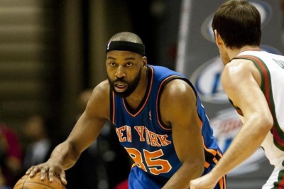 Μπαρόν Ντέιβις: «Με απήγαγαν εξωγήινοι!» (photos)