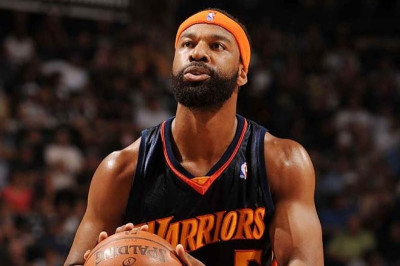 Μπαρόν Ντέιβις: «Αστειάκι... οι εξωγήινοι!»