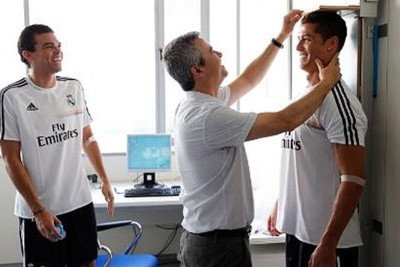 Ρεάλ Μαδρίτης: Η «πρώτη», τα… μέτρα του Ρονάλντο και τα πανάκριβα αμάξια (photos+video)