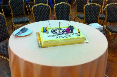 Τούρτα-έκπληξη στον Τσαμπούρη (photos)