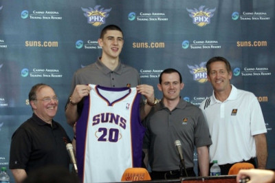 Φίνιξ Σανς: Προσοχή με Λεν