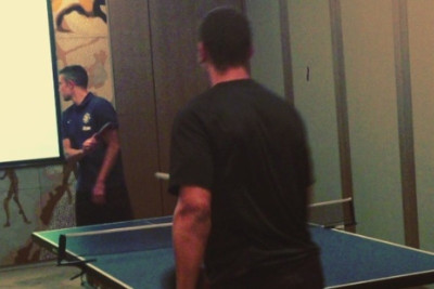 Μάντσεστερ Γιουνάιτεντ: «Τυφλό» πινγκ πονγκ από φαν Πέρσι και Φέρντιναντ! (video)