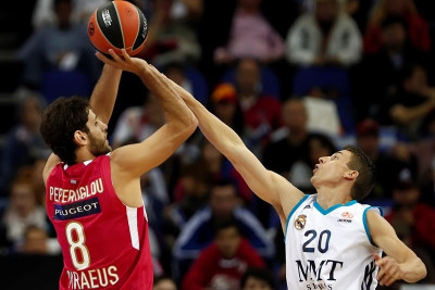 Ρεάλ Μαδρίτης: Ανανέωσε ο Κάρολ