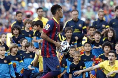 Νεϊμάρ: «Δεν είμαι μετροσέξουαλ σαν τον Μπέκαμ»