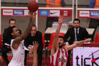 Ολυμπιακός: «Προχωρημένο του Μος στην Αρμάνι»