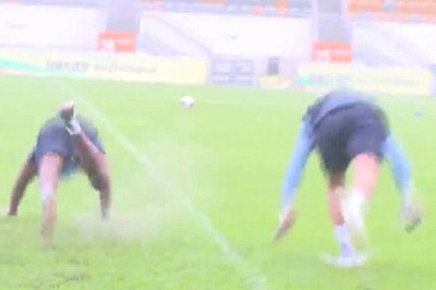 Μάντσεστερ Σίτι: Βούτηξαν στον… αγωνιστικό χώρο! (video)