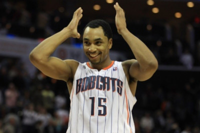 Σάρλοτ Μπόμπκατς: Ανανέωσε ο Χέντερσον